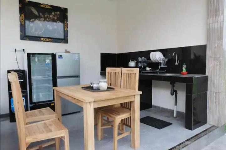 Rara Guesthouse Canggu Buitenkant foto