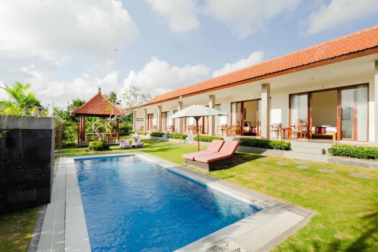 Rara Guesthouse Canggu Buitenkant foto