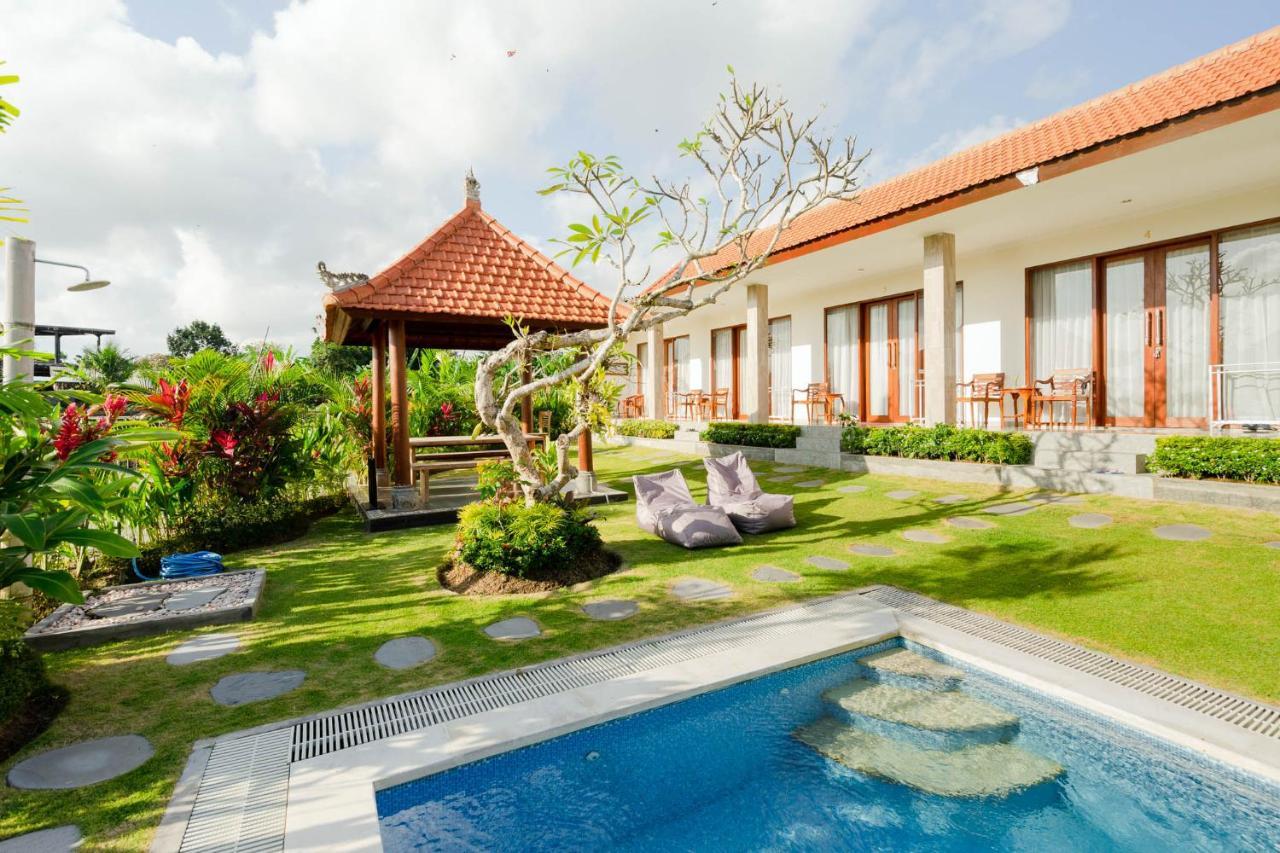 Rara Guesthouse Canggu Buitenkant foto